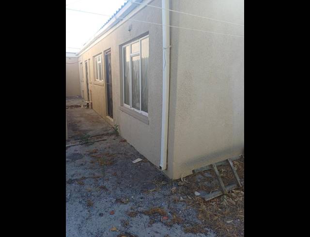 2 BEDROOM HOUSE FOR SALE IN GRASSY PARK